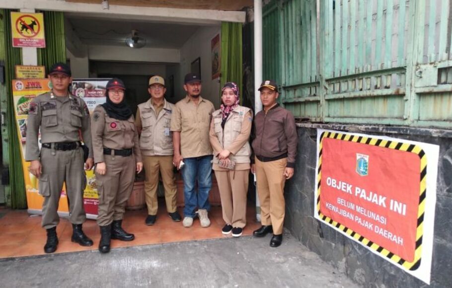 Upprd Kebon Jeruk Gencar Pasang Plang Penunggak Pbb