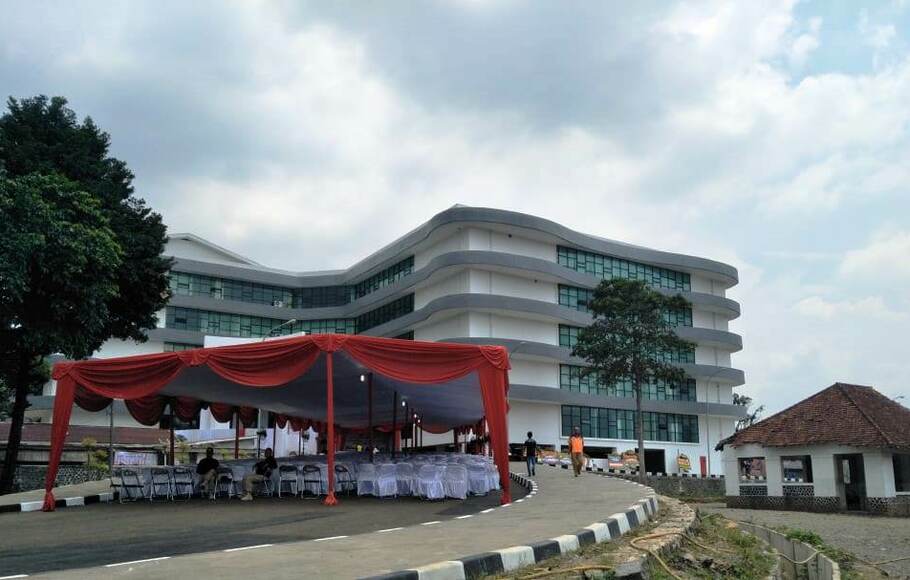 Gedung Dprd Kota Bogor - Homecare24