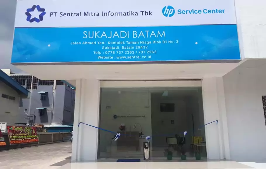 Pembukaan kantor cabang keenam Sentral Mitra Informatika di Batam.