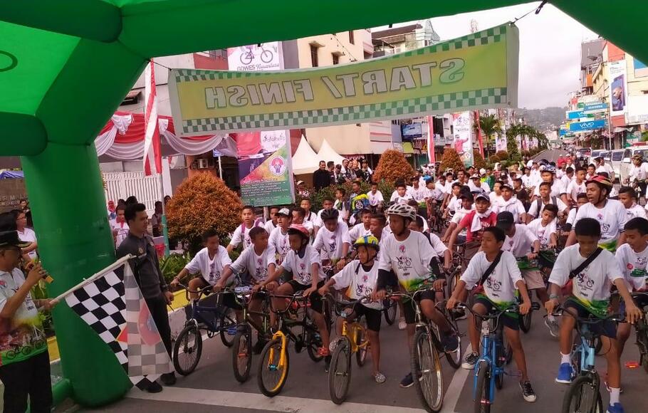 Peserta Antusias Ikuti Gowes Nusantara Ambon