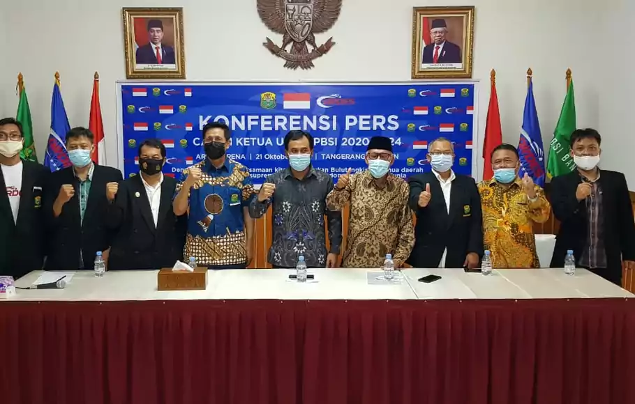 Ketua Umum Pengprov PBSI Banten Ari Wibowo (tengah) mendapat dukungan dari Pengprov Jawa Tengah, Jawa Timur dan DIY untuk maju sebagai caketum PP PBSi di Munas PBSI 5-6 November 2020.