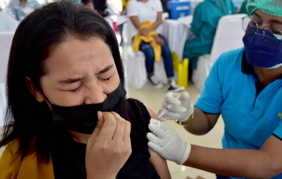 Vaksinasi Dosis Lengkap Di Indonesia Capai Persen