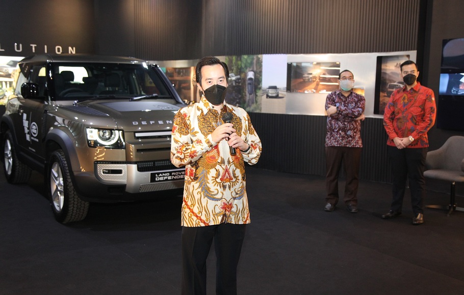 Land Rover Indonesia Buka Pop-up Display Bertema James Bond 007