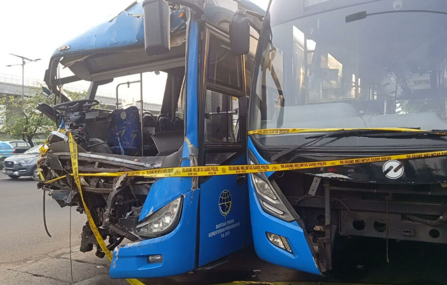 11 Korban Tabrakan Bus Transjakarta Masih Dirawat Di Rumah Sakit