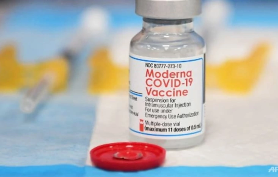 Vaksin Moderna Covid-19 menunggu pemberian di klinik vaksinasi di Los Angeles, California, AS pada Rabu 15 Desember 2021.