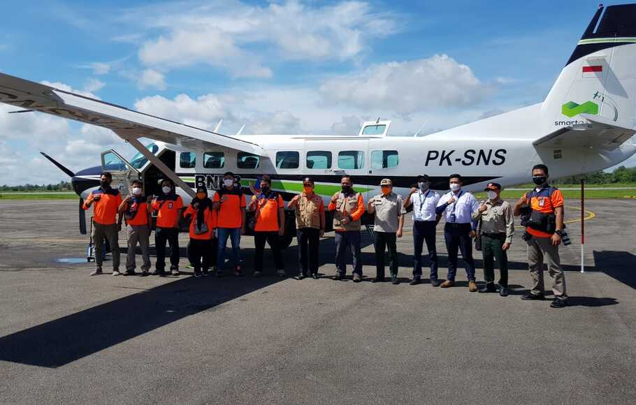 Badan Nasional Penanggulangan Bencana (BNPB) bersama Kementerian Lingkungan Hidup dan Kehutanan (KLHK) menggandeng Smart Cakrawala Aviation dalam penanggulangan Karhutla.
