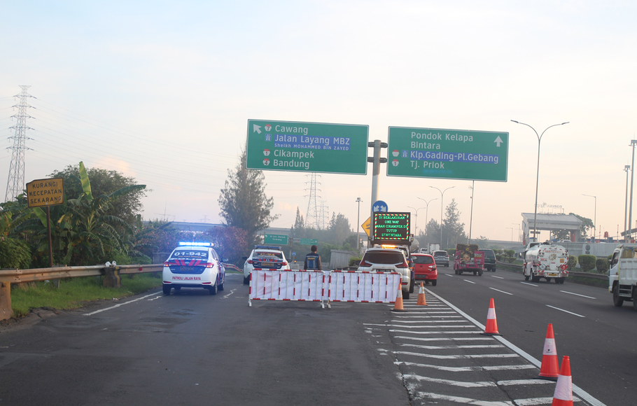 Tol Layang MBZ Ditutup Demi Sistem One Way