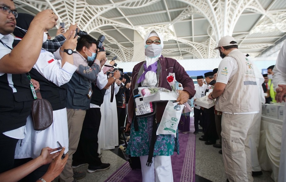 Jemaah haji Indonesia kloter pertama tiba di Madinah, Arab Saudi, Sabtu 4 Juni 2022.