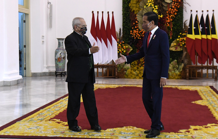 Presiden Joko Widodo (kanan) menerima kunjungan kenegaraan Presiden Timor Leste Jose Manuel Ramos Horta di Istana Kepresidenan Bogor, Bogor, Jawa Barat, Selasa (19/7/2022). 