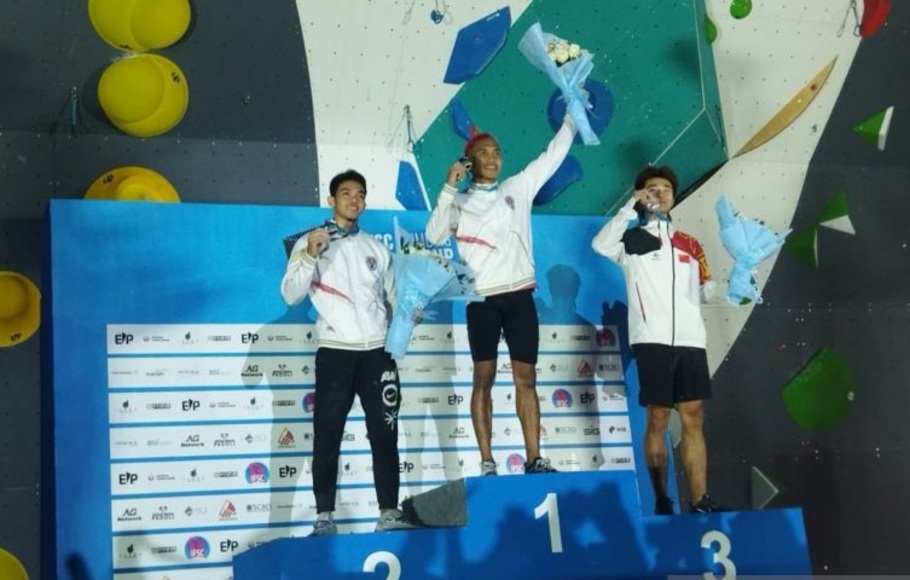 Pemanjat tebing Indonesia Aspar Jaelolo memastikan medali emas nomor speed putra Piala Dunia Panjat Tebing IFSC 2022 Seri Jakarta.