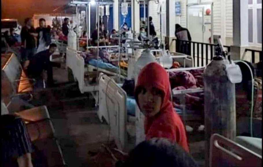 Pasien di rumah sakit sempat diungsikan saat gempa melanda wilayah Kabupaten Tapanuli Utara, Provinsi Sumatera Utara, Sabtu dini hari,  1 Oktober 2022.