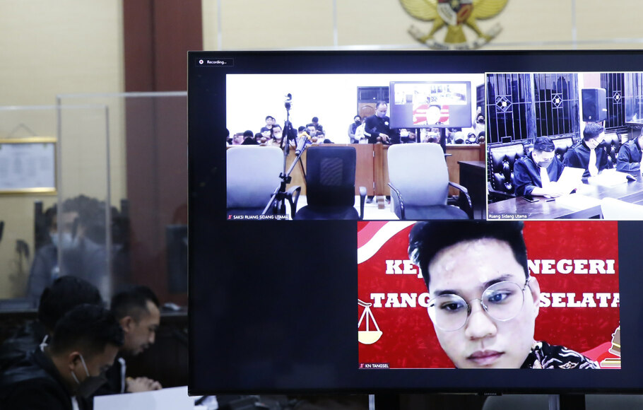 Sidang tuntutan kasus Binomo Indra Kenz di ruang sidang utama Pengadilan Negeri Kota Tangerang, Tangerang, Banten, Rabu 5 Oktober 2022.