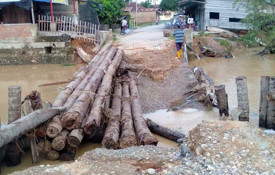 Banjir Akibatkan Sejumlah Jembatan Di Aceh Timur Rusak - Halaman 1