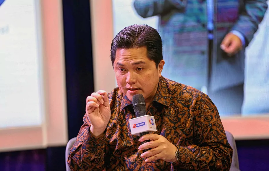 Menteri BUMN Erick Thohir saat diwawancarai di B TV usai menghadiri Investor Daily Summit 2022 di Senayan, Jakarta, Selasa 11 Oktober 2022.