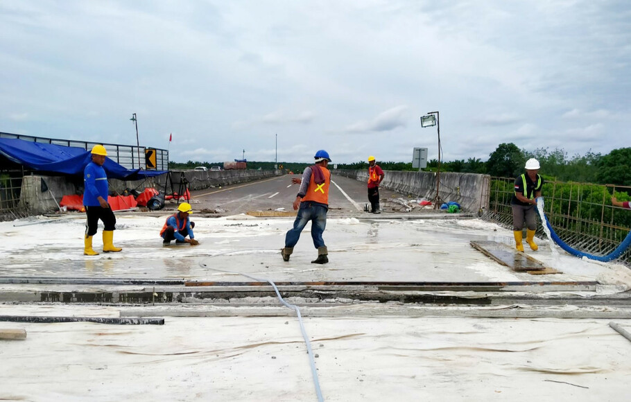 Sambut Nataru, Hutama Karya Kebut Perbaikan Tol Terpeka