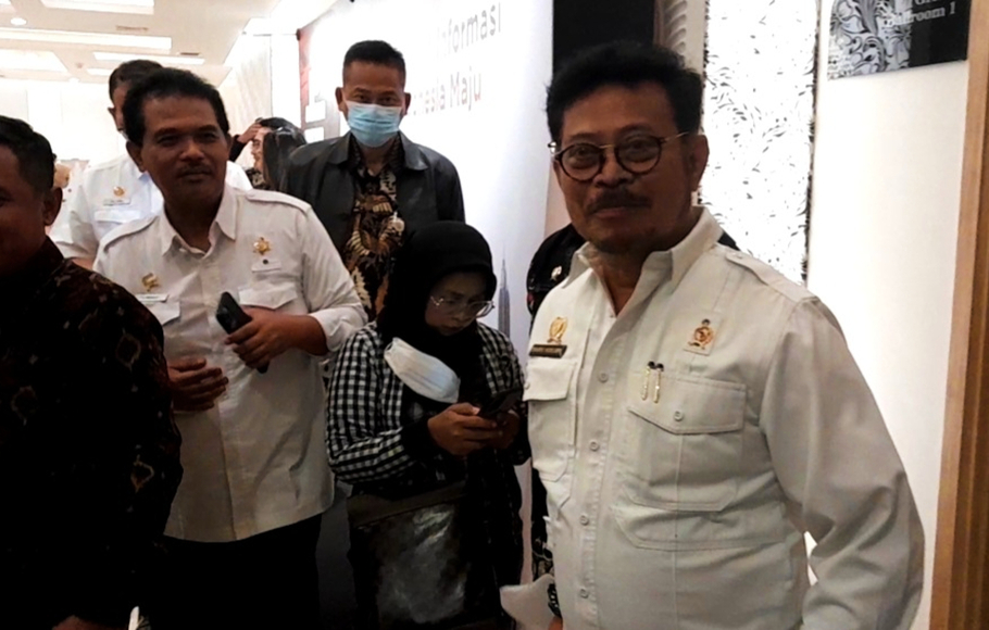 Menteri Pertanian Syahrul Yasin Limpo usai memberikan penjelasan ketersediaan beras dalam negeri, di Kota Malang, Sabtu 29 Oktober 2022.