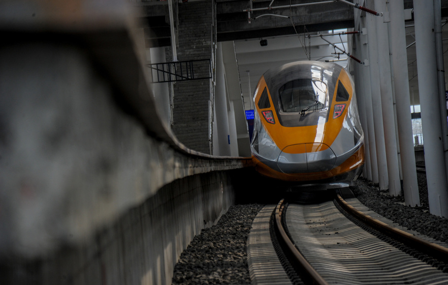 Kereta Cepat Jakarta-Bandung (KCJB).