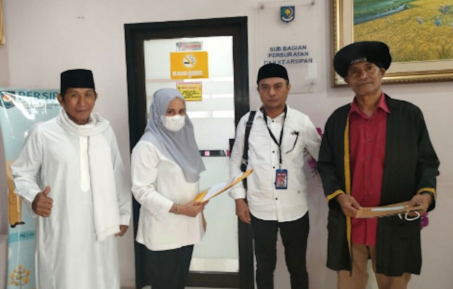 Sejumlah tokoh mewakili tokoh adat, tokoh agama, dan tokoh pemuda Kabupaten Halmahera Tengah mendatangi Kantor Kemendagri Jakarta.