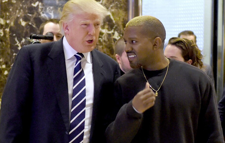 Donald Trump saat bertemu musisi Rapper Ye yang dulu dikenal benama Kanye West.