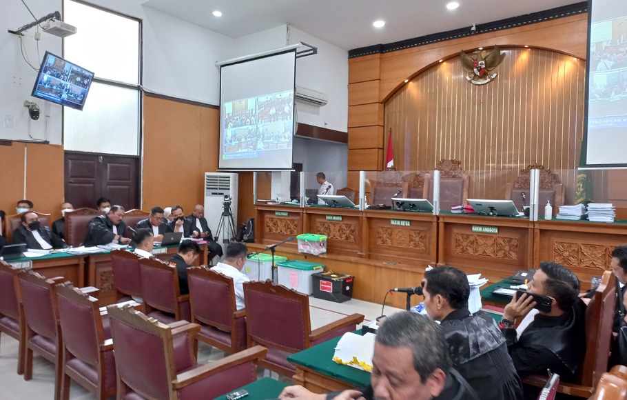 Suasana persidangan kasus dugaan pembunuhan berencana yang menewaskan Brigadir Nofriansyah Yosua Hutabarat atau Brigadir J di Pengadilan Negeri Jakarta Selatan, Jakarta, Senin, 28 November 2022.