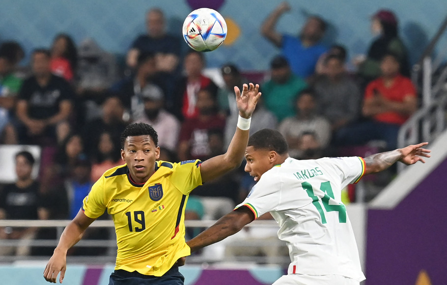 Pertandingan Ekuador melawan Senegal di Khalifa Stadium, Selasa, 29 November 2022.