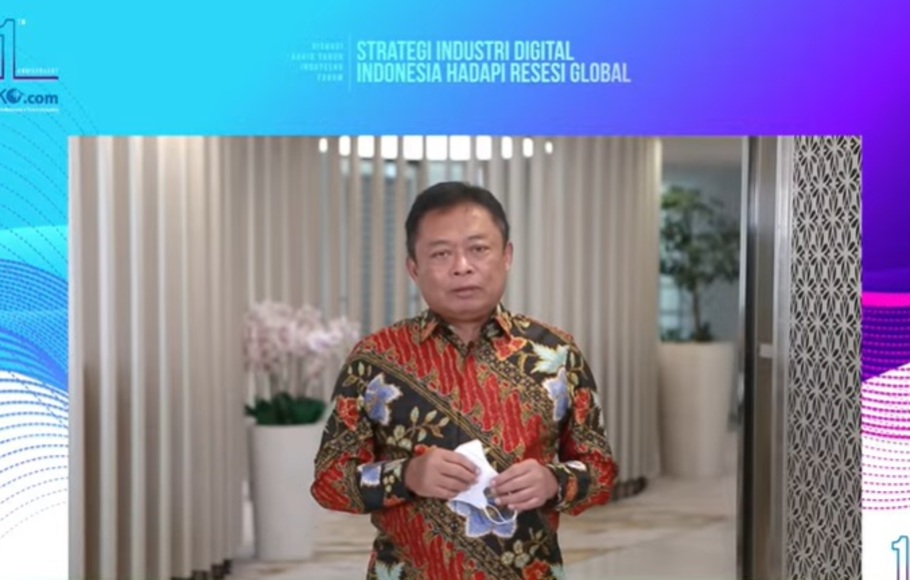 Ketua Umum Asosiasi Penyelenggara Telekomunikasi Seluruh Indonesia (ATSI) Ririek Adriansyah memberi sambutan dalam acara IndoTelko Forum bertajuk “Startegi Industri Digital Indonesia Hadapi Resesi Global,” yang digelar secara daring, 30 November 2022.