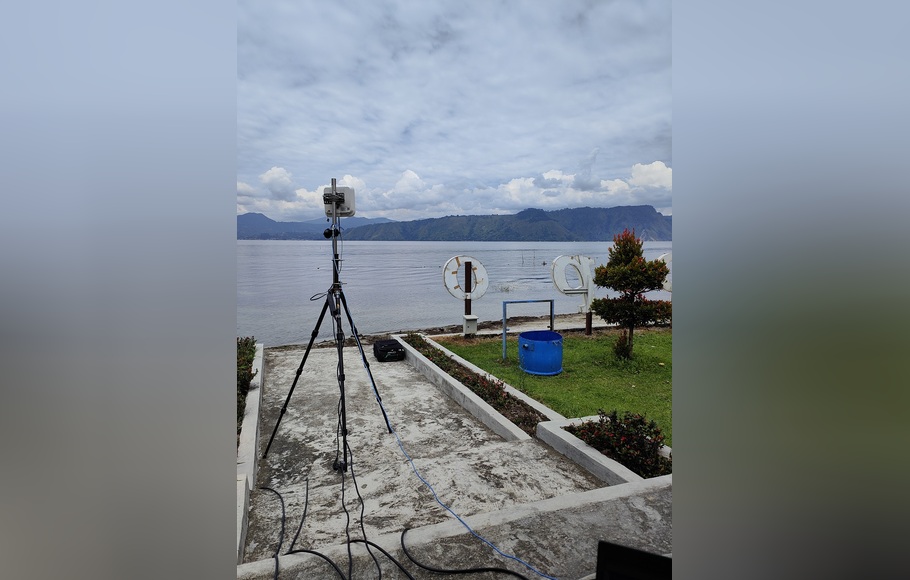 Sebagai bagian dari percepatan ekonomi digital Indonesia, Telkomsel menggandeng mitra strategis seperti Ericsson Indonesia dan Qualcomm Indonesia saat uji coba layanan 5G mmWave di Danau Toba, Sumatra Utara baru-baru ini.