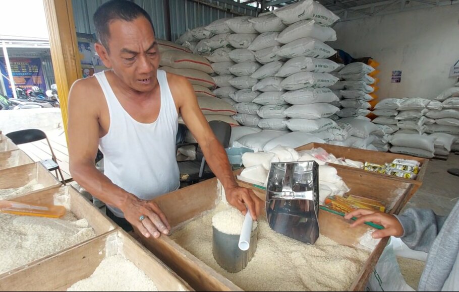 Penjual beras di Kalimantan Selatan keluhkan kenaikan harga beras