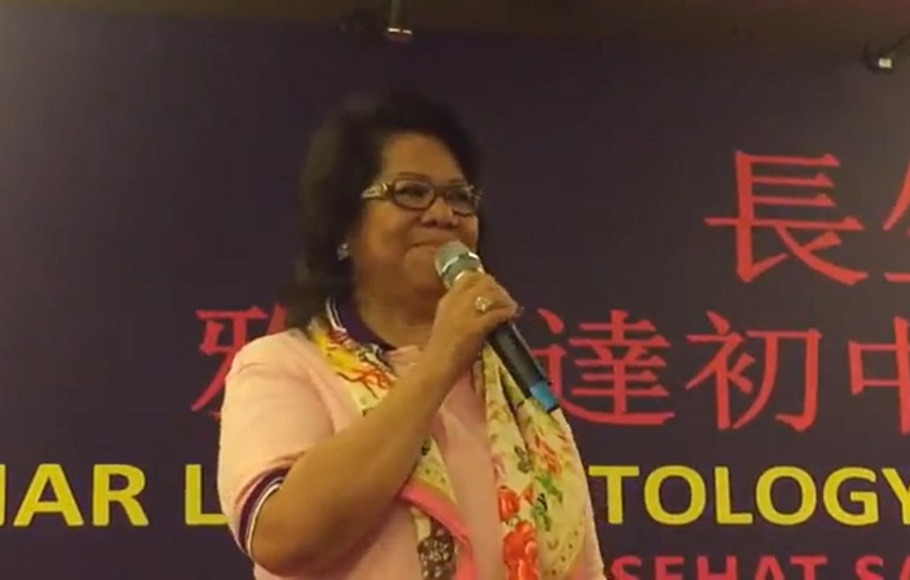 Dewi Kam. 
