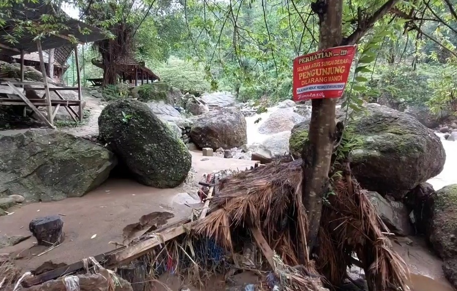 Banjir Bandang Di Lereng Gunung Muria Kudus Jembatan Dan 10 Gazebo Hanyut