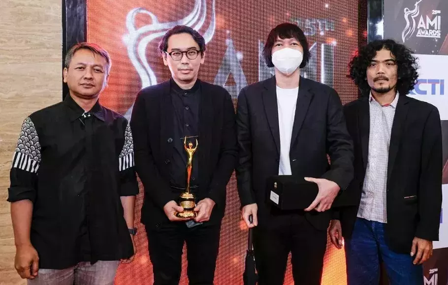 Efek Rumah Kaca Rilis Album Baru Setelah 8 Tahun.
