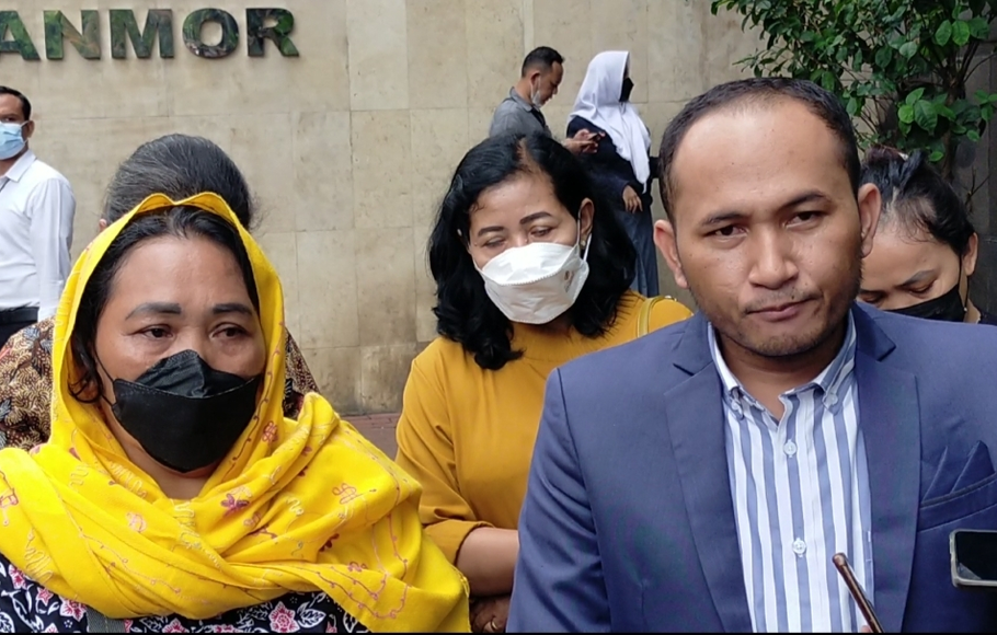 Kuasa Hukum keluarga korban, Jundri R. Berutu mengatakan pihak keluarga bersamanya datang untuk menanyakan perkembangan kasus tewasnya Sony, seorang sopir taksi online di Cimanggis, Depook.