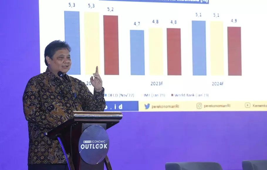 B Universe Economic Outlook 2023. Menteri Koordinator Bidang Perekonomian Airlangga Hartarto, memberikan keynote speech saat acara B Universe Economic Outlook 2023, Jakarta, Selasa 14 Februari 2023. 