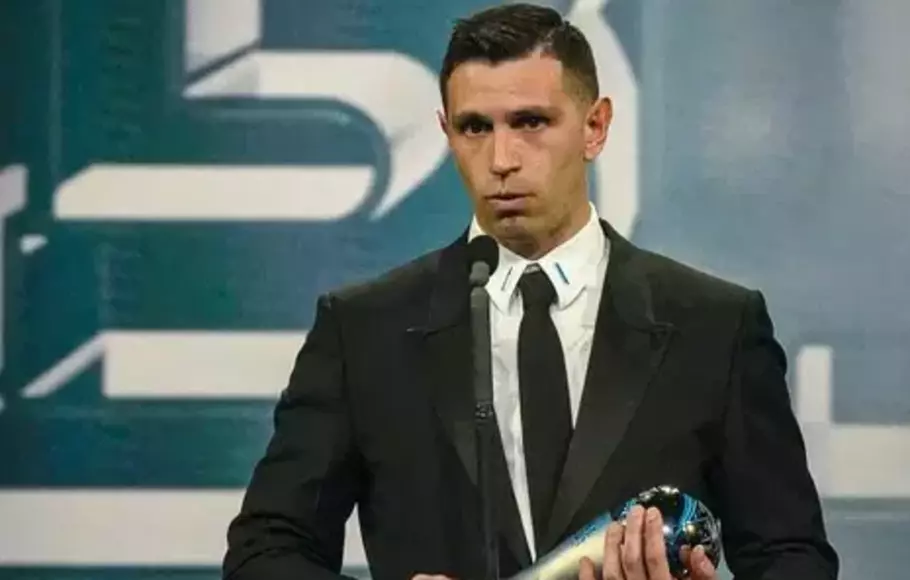 Kiper Timnas Argentina, Emiliano Martinez mendapat penghargaan kiper pria terbaik FIFA 2022