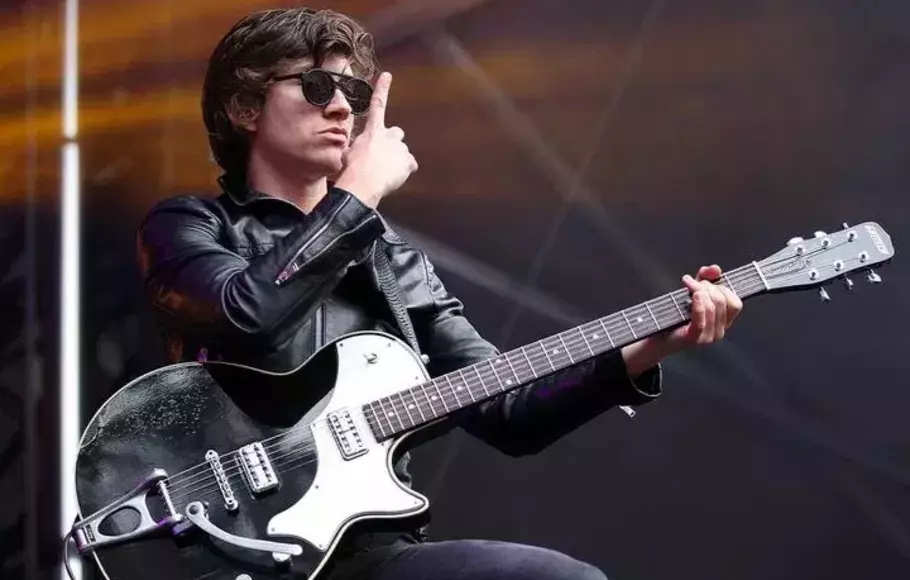Profil Alex Turner, si pentolan band rok indi Arctic Monkeys.