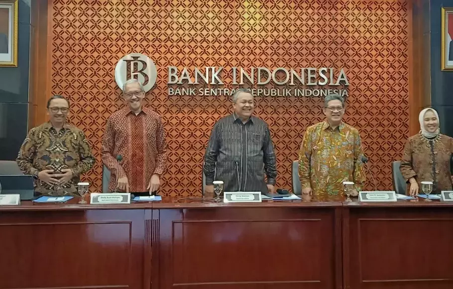 Gubernur Bank Indonesia, Perry Warjiyo dalam konferensi pers Hasil Rapat Dewan Gubernur (RDG) Periode Maret 2023, di Jakarta, Kamis, 16 Maret 2023.