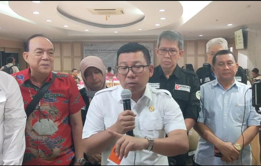 Kepala Badan Pangan Nasional (Bapanas) atau National Food Agency (NFA) Arief Prasetyo Adi usai acara Forum Rembug Pangan, di gedung Bapanas, Jakarta, Senin, 27 Maret 2023.