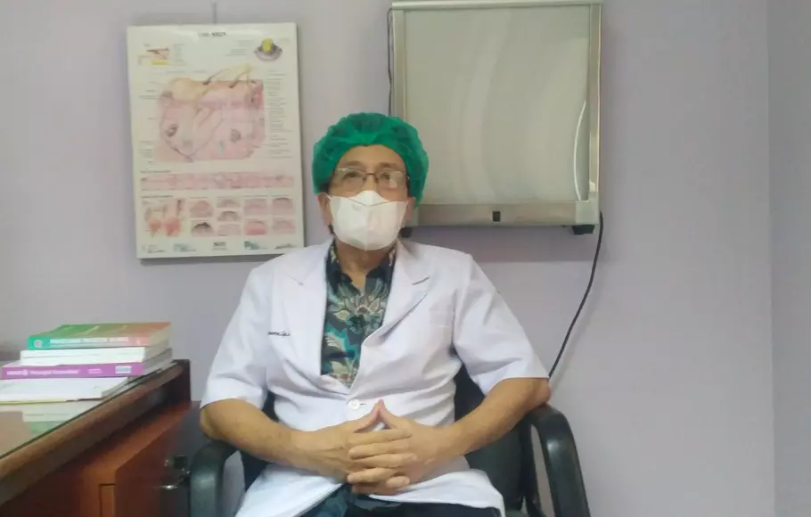 Dokter spesialis kulit, kelamin dan kecantikan Rumah Sakit Medistra, Jakarta Selatan, Dokter Harto Siswono, Sp. KK