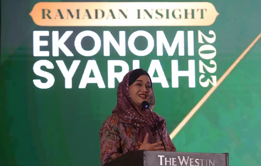 Kepala Eksekutif Pengawas Perilaku Pelaku Usaha Jasa Keuangan, Edukasi, dan Pelindungan Konsumen OJK Friderica Widyasari Dewi pada acara Ramadan Insight Ekonomi Syariah 2023, di Jakarta, Kamis, 30 Maret 2023.