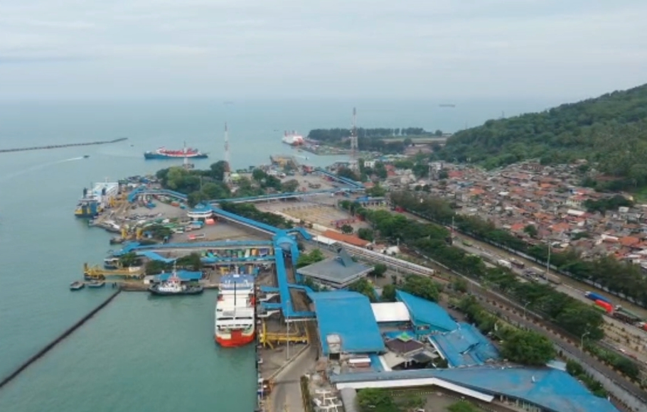 Pelabuhan Merak, Banten.