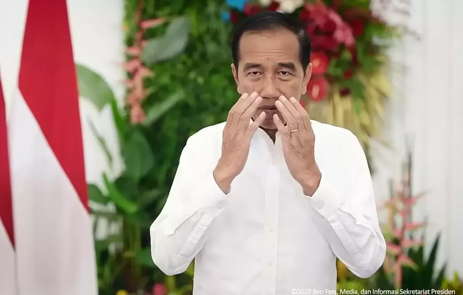 Hari pertama cuti bersama Lebaran 2023, Rabu (19/4/2023), Presiden Jokowi mengingatkan masyarakat akan peningkatan kasus Covid-19. Presiden mengimbau pemakaian masker dan mengingatkan untuk vaksinasi.