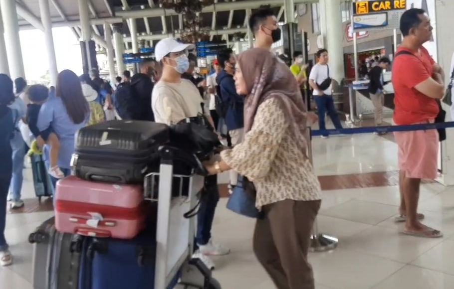 Arus balik Lebaran, pergerakan penumpang pesawat di Bandara Soekarno-Hatta, Tangerang, Banten sedikit turun hari ini, Rabu 26 April 2023