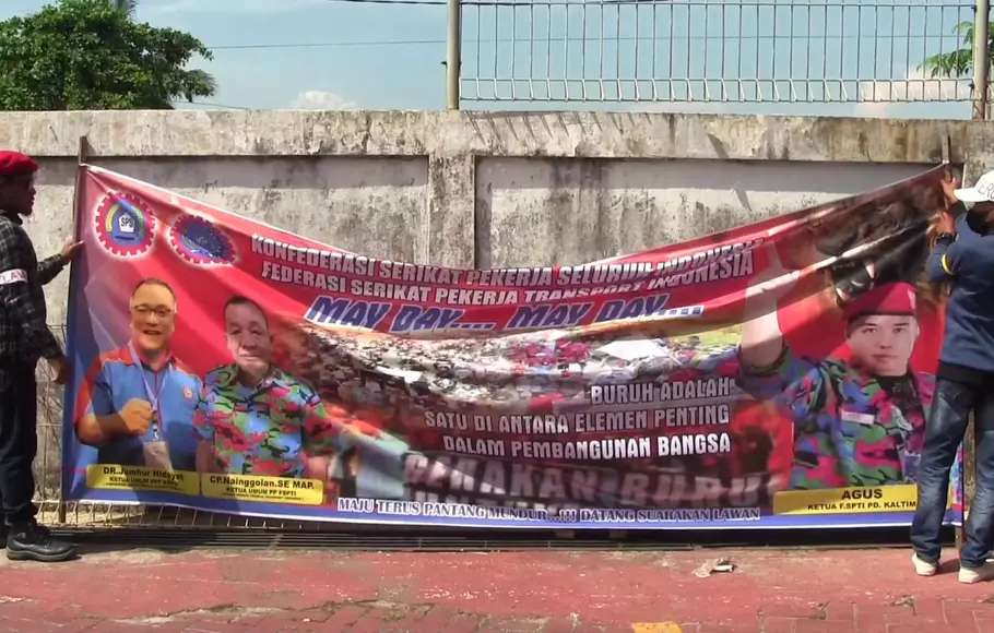 Suasana demo buruh di Balikpapan, Kalimantan. 