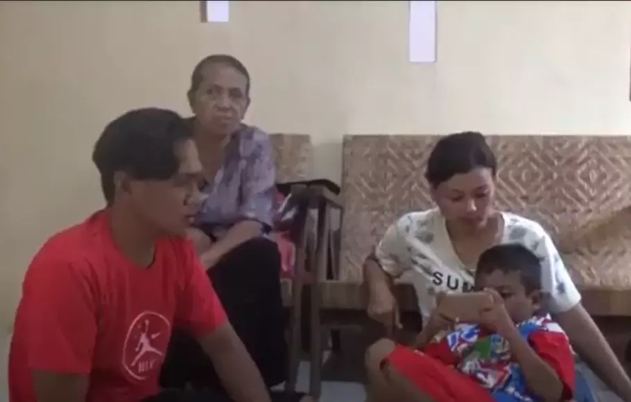 Nasib malang dialami RBM, bocah berusia delapan tahun, asal Kecamatan Glagah, Banyuwangi, Jawa Timur, Kamis, 11 Mei 2023.