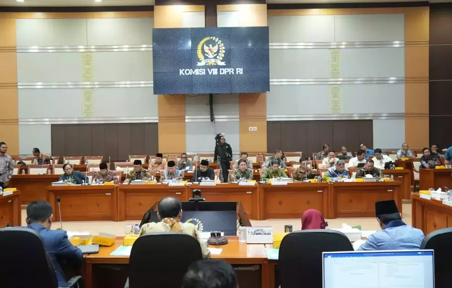 Menag Yaqut Cholil Qoumas saat menggelar Rapat Kerja (Raker) dengan Komisi VIII DPR di Senayan, Jakarta, Rabu 17 Mei 2023.