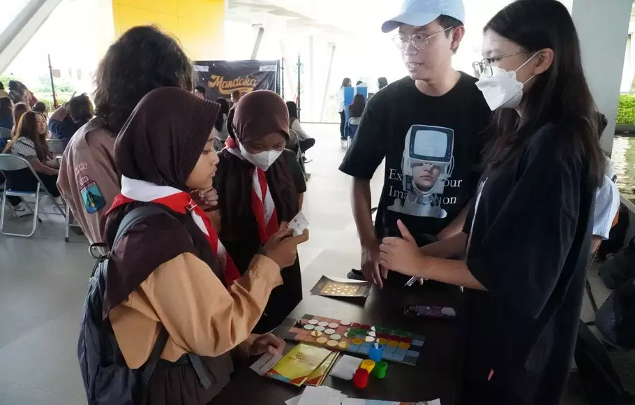 Mahasiswa Universitas Kristen Petra Surabaya Lestarikan Permainan Tradisional dari Gerusan Modernitas Zaman Lewat Festival Mandaka 2023, Jumat, 19 Mei 2023.