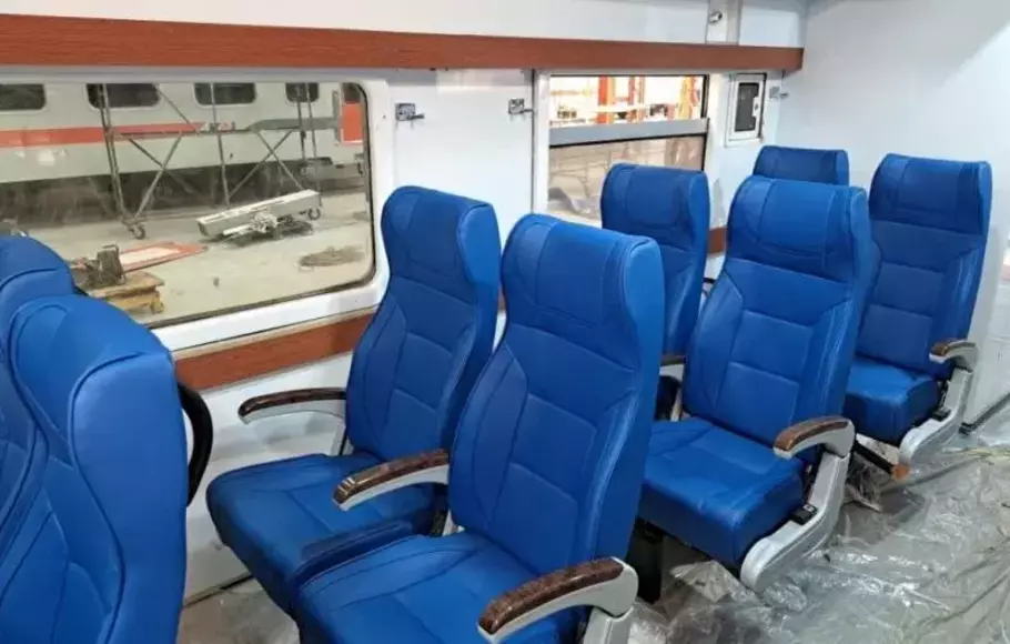 PT Kereta Api Indonesia (KAI) saat ini tengah melakukan modifikasi kursi kereta ekonomi.