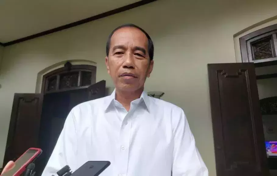 
Presiden ke-7 RI Joko Widodo (Jokowi) di kediamannya di Kota Solo, Jawa Tengah, Selasa, 14 Januari 2025. 
