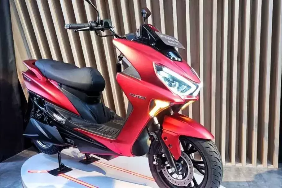 Polytron meluncurkan motor listrik terbaru yakni Polytron Fox-S di PIK 2, Jakarta Utara, Senin  8 Januari 2024. - (Antara/Chairul Rohman)