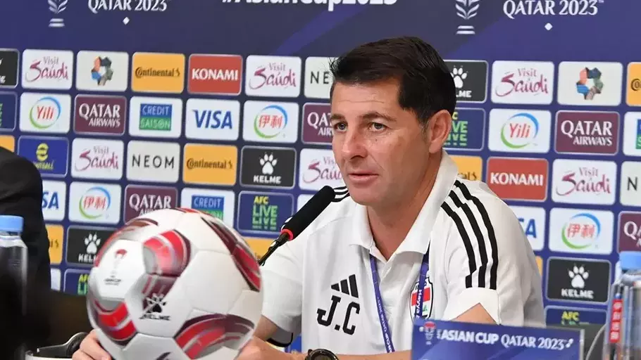 Pelatih Timnas Irak Jesus Casas. - (Antara Foto/Yusran Uccang)